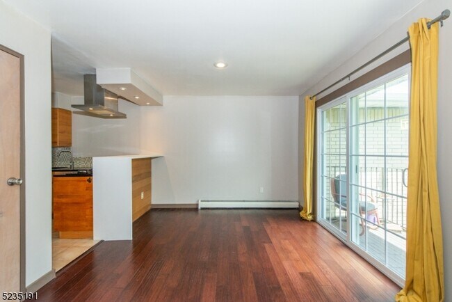 Foto del edificio - 470 Valley Rd