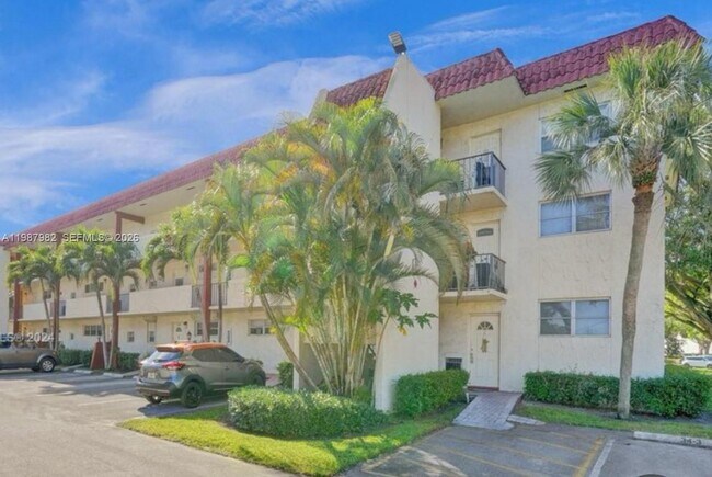 Building Photo - 8901 S Hollybrook Blvd