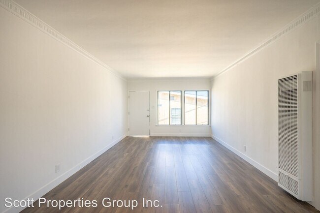 Building Photo - 5623-5633 Venice Blvd