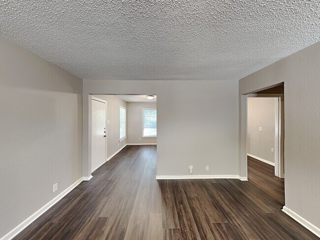 Foto del edificio - 5201 Sabelle Ln
