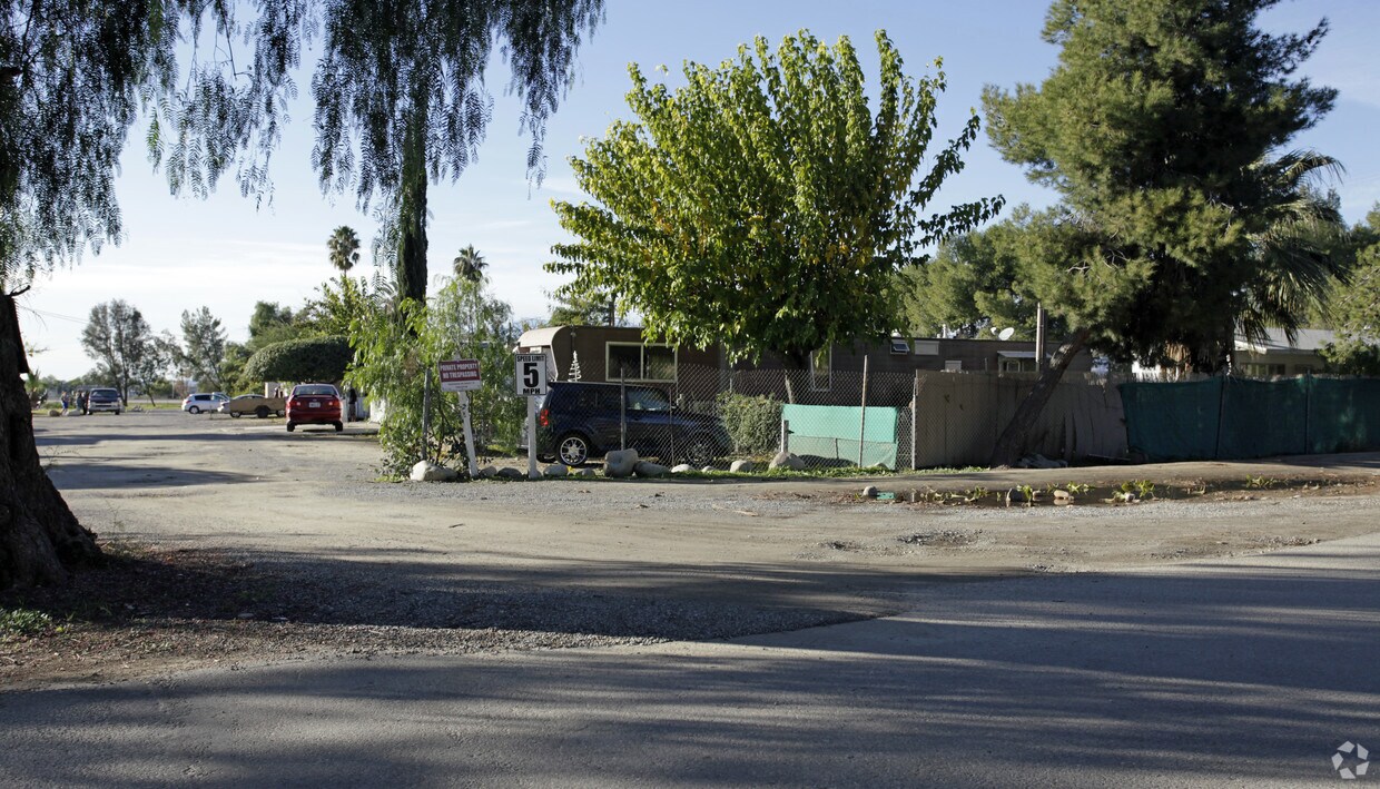 Foto del edificio - 28479 5th St