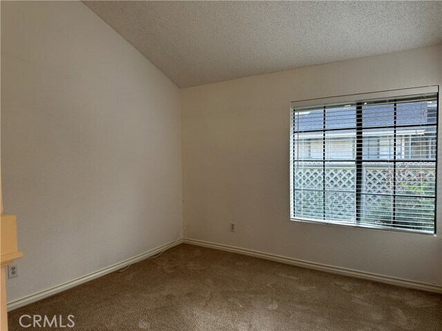 Building Photo - 8853 Applewood Dr