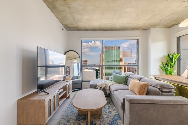 Building Photo - 20 Blvd. De Maisonneuve Ouest