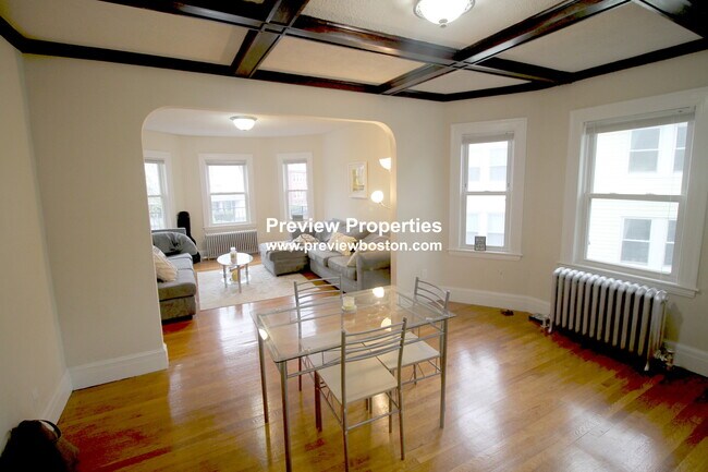 Building Photo - 39 Nottinghill Rd