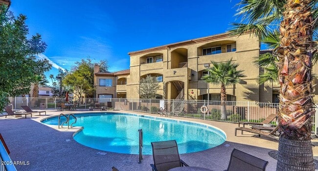 Foto del edificio - 2134 E Broadway Rd