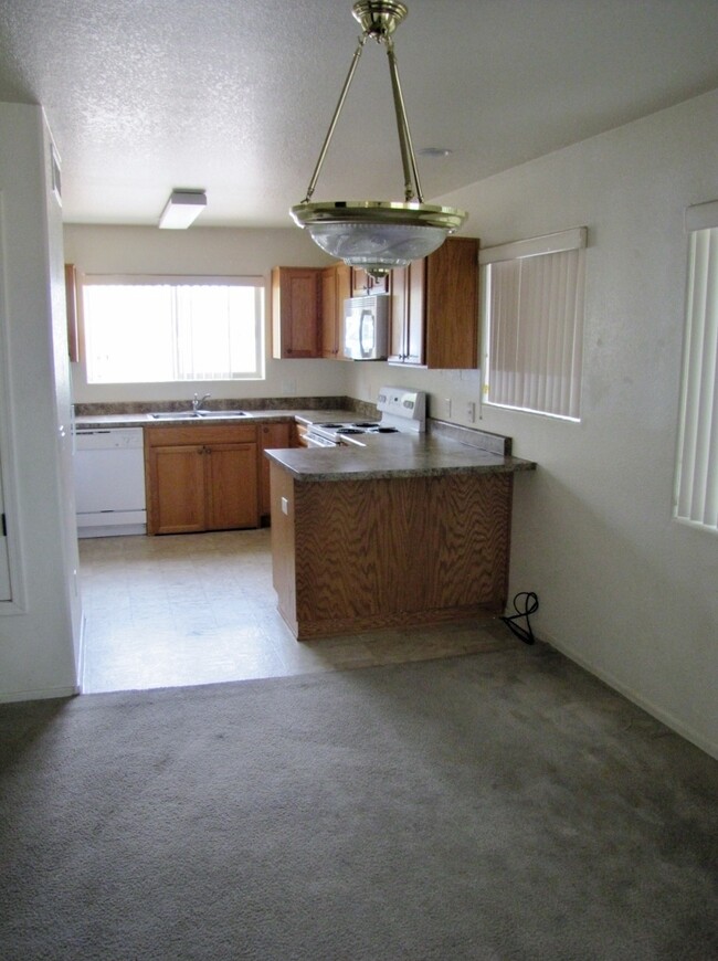 Building Photo - 2BR/2BA, 1024 sq.ft. condo in Sierra Vista...