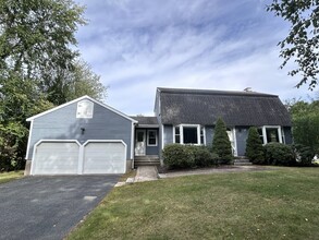 Building Photo - 42 Edgewood Rd
