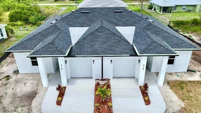 Foto del edificio - 918 Eisenhower Blvd