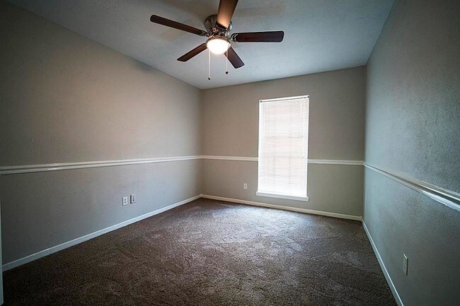 Building Photo - 13419 Pantano Dr