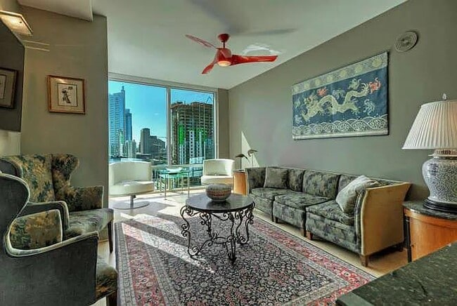 Building Photo - 300 Bowie St