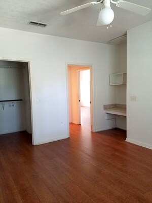 Foto del edificio - 13200 W Newberry Rd