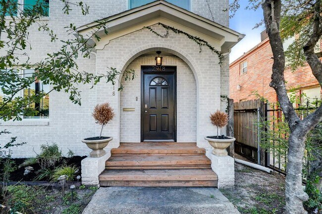 Building Photo - 2918 Cleburne St