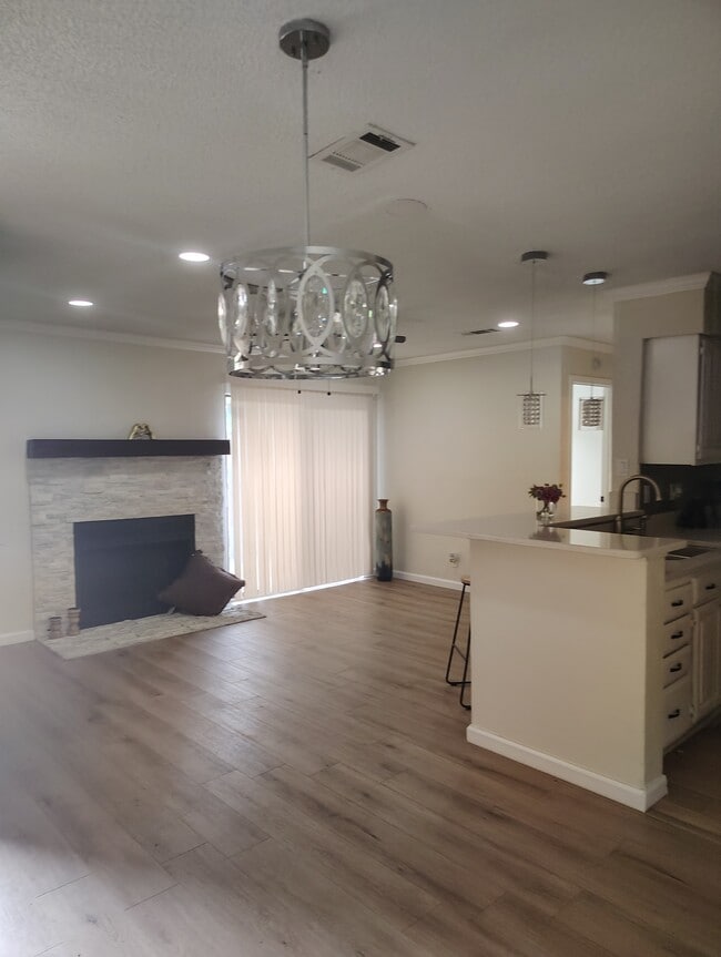 Building Photo - 1208 Calico Ln