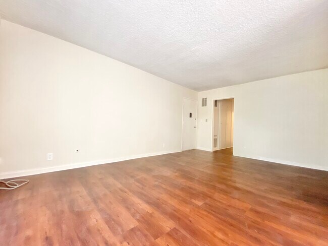 Foto del edificio - 7010 Lanewood Ave Los Angeles, CA 90028