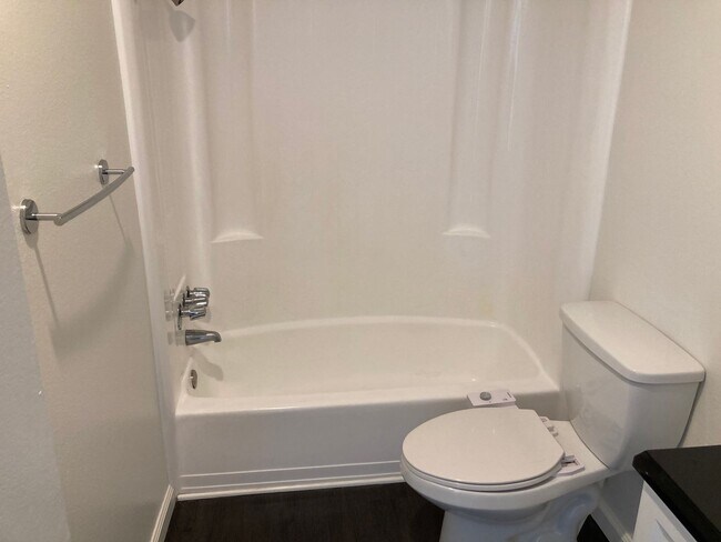 Building Photo - Updated two bedroom two bath in Fox Hills ...