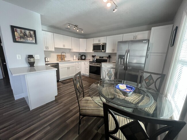 Foto del edificio - 5132 Beach Dr SE