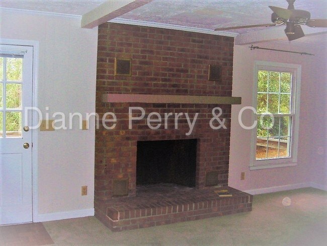 Building Photo - 543 George Anderson Dr