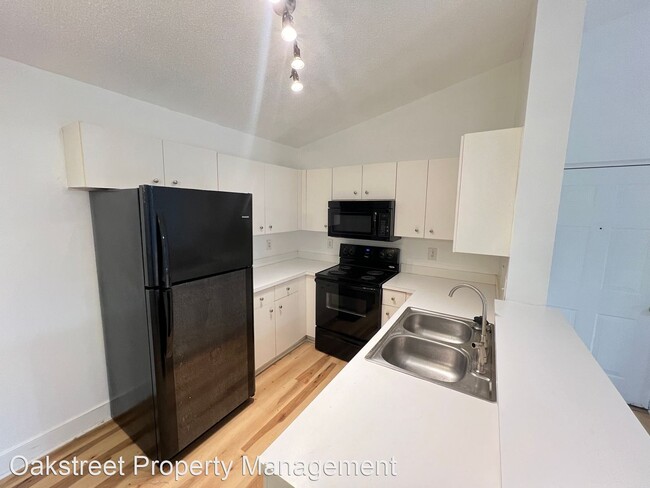 Building Photo - 1 br, 1 bath House - 5570 NW 61st Street #...