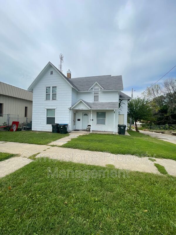 208 N 10th St, Fort Dodge, IA 50501 House for Rent in Fort Dodge, IA