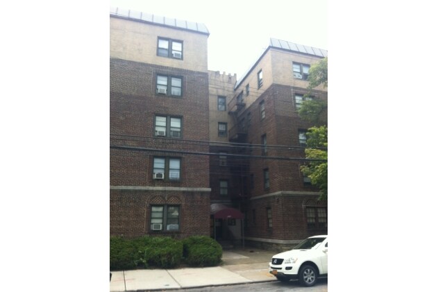 Primary Photo - 260 S 2nd Ave