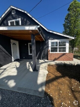 Building Photo - 1801 Woodson Dr