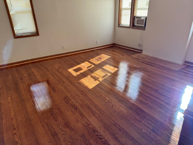 Foto del edificio - 408 3rd Ave NW