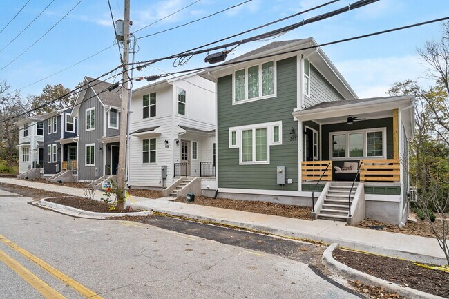 Vista exterior. Unidad blanca. - 349 W Rock St