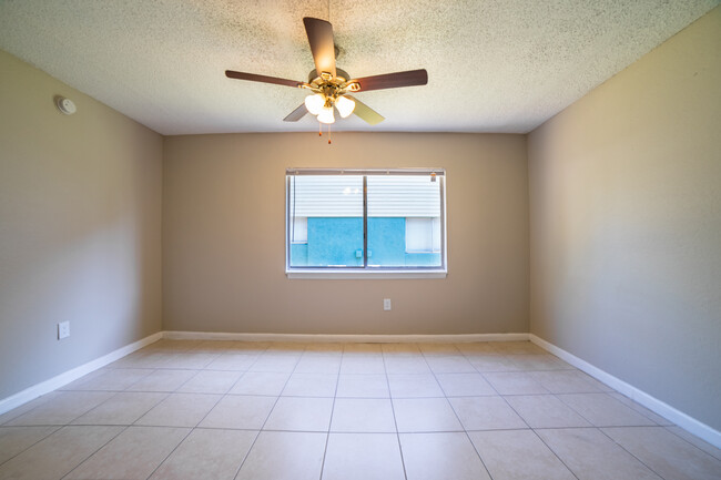 Tile Living Room - Lago Bello