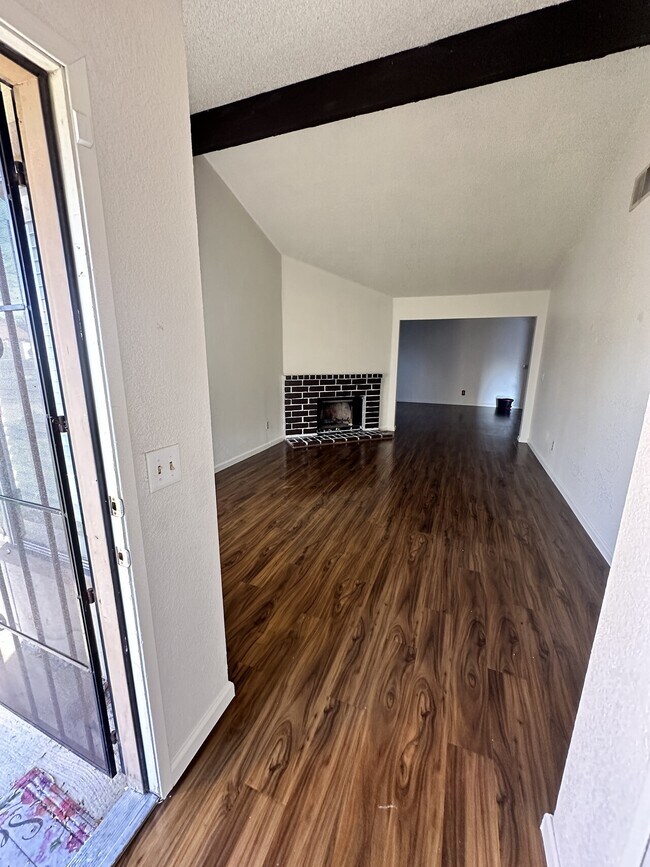Building Photo - 71 quasar