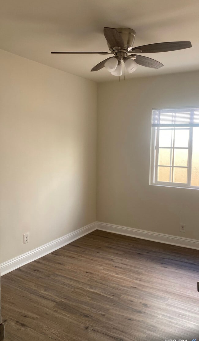 Bedroom - 4233 Crenshaw Blvd