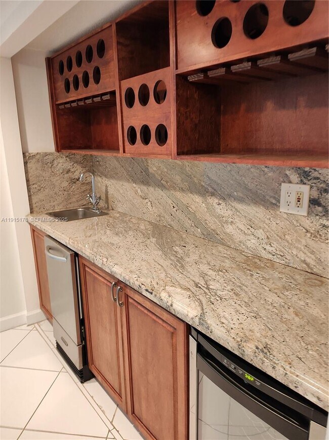 Foto del edificio - 9735 NW 52nd St