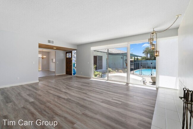 Foto del edificio - 3 br, 3 bath House - 2013 Irvine Ave.