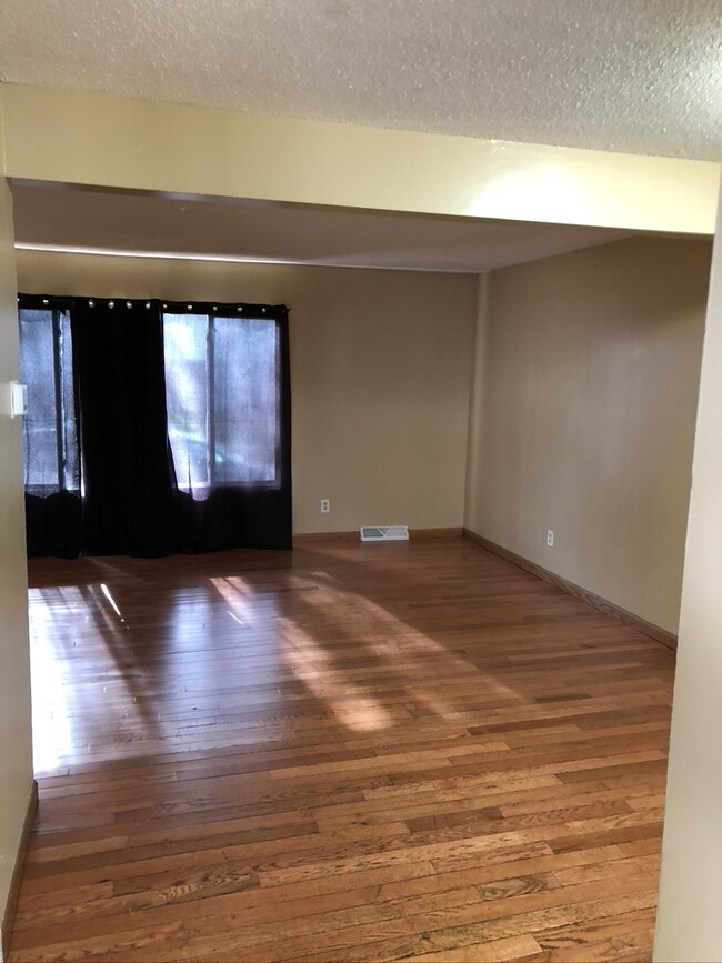 Building Photo - 2209 Glenridge Ave