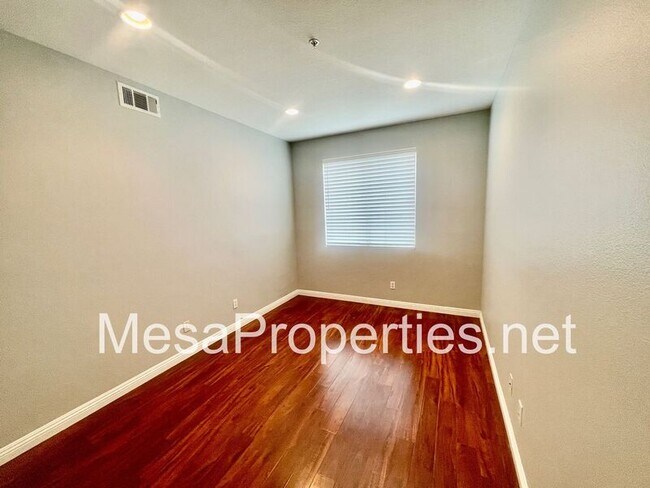 Building Photo - 16740 Inverrary Way
