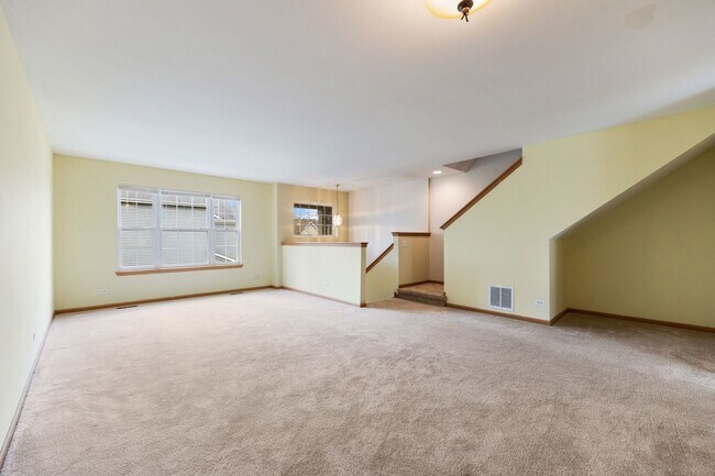 Foto del edificio - 923 Emerald Dr