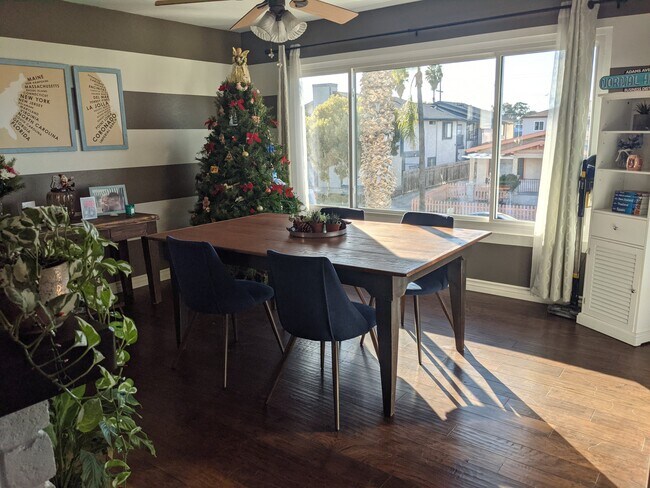 Foto del edificio - 4751 Bancroft St