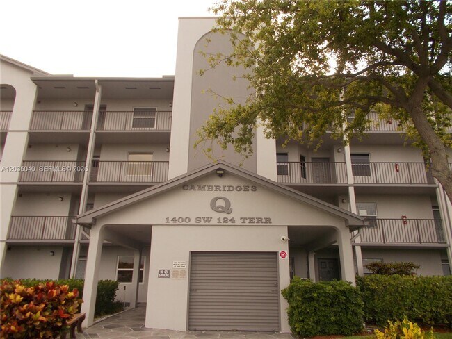 Foto del edificio - 1400 SW 124th Terrace