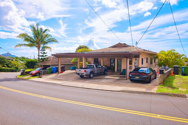 Building Photo - 1520 Saint Louis Dr
