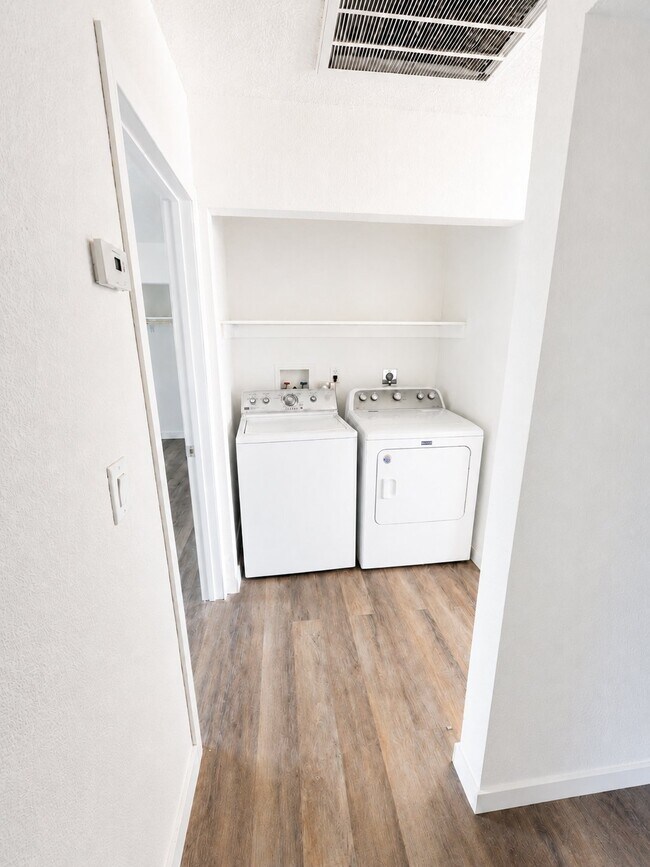 Foto del edificio - 4581 Macher Way