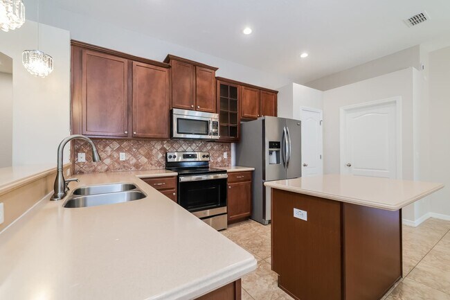 Foto del edificio - 2721 Eagle Cliff Dr