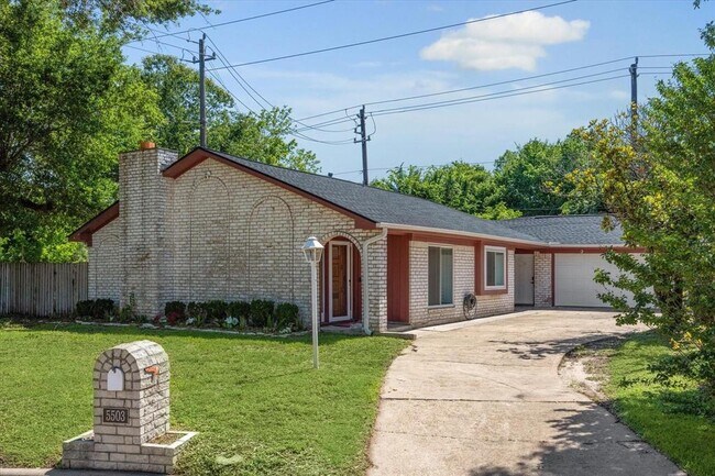 Building Photo - 5503 Oakhaven Ln
