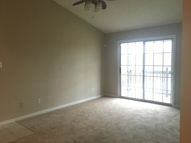 Foto del edificio - 3744 B Towne Point Rd