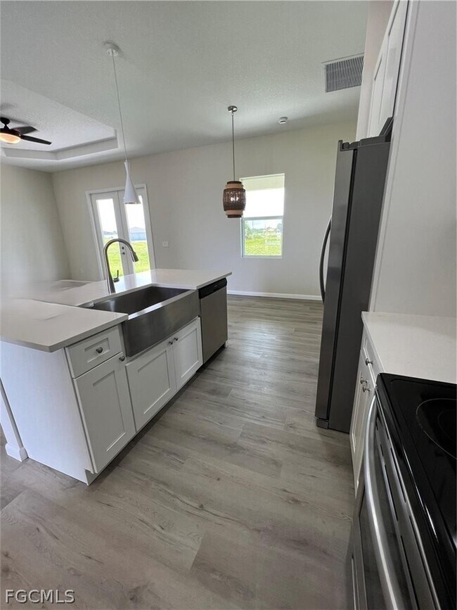 Foto del edificio - 1088 Saturn Ct