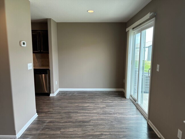 Building Photo - 3 Bed Townhome in Grain Valley