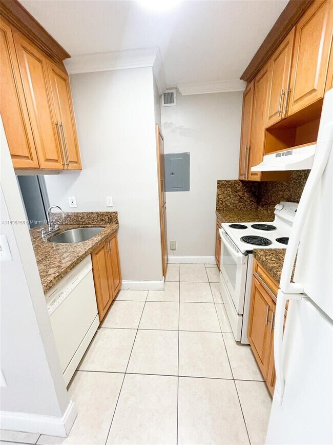 Building Photo - 15689 SW 73rd Cir Terrace