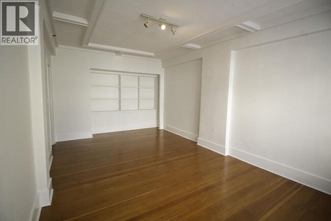 Building Photo - 777 Burrard St