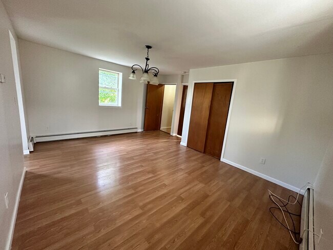 Foto del edificio - 1321 Clinton St
