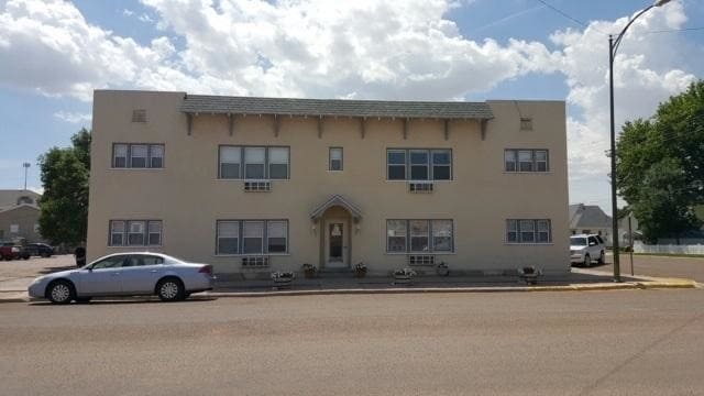 Primary Photo - 1043 King St