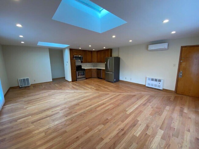 Foto del edificio - 1205 N Harlem Ave