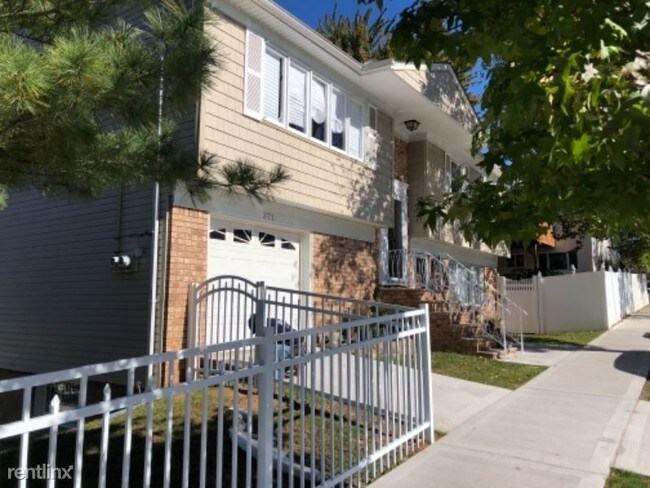 Building Photo - 3 br, 1 bath Apartment - 371 Doane Avenue